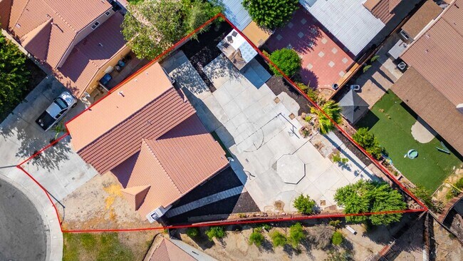 Building Photo - 5135 Pacifica Ave