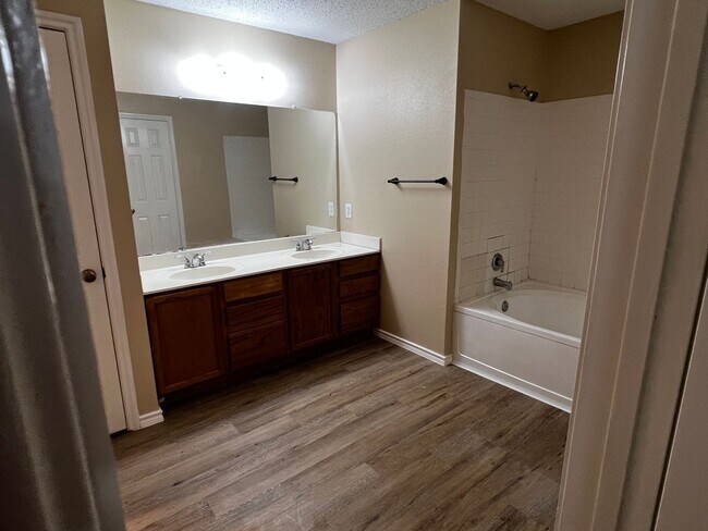 Building Photo - 7714 Red River Bay