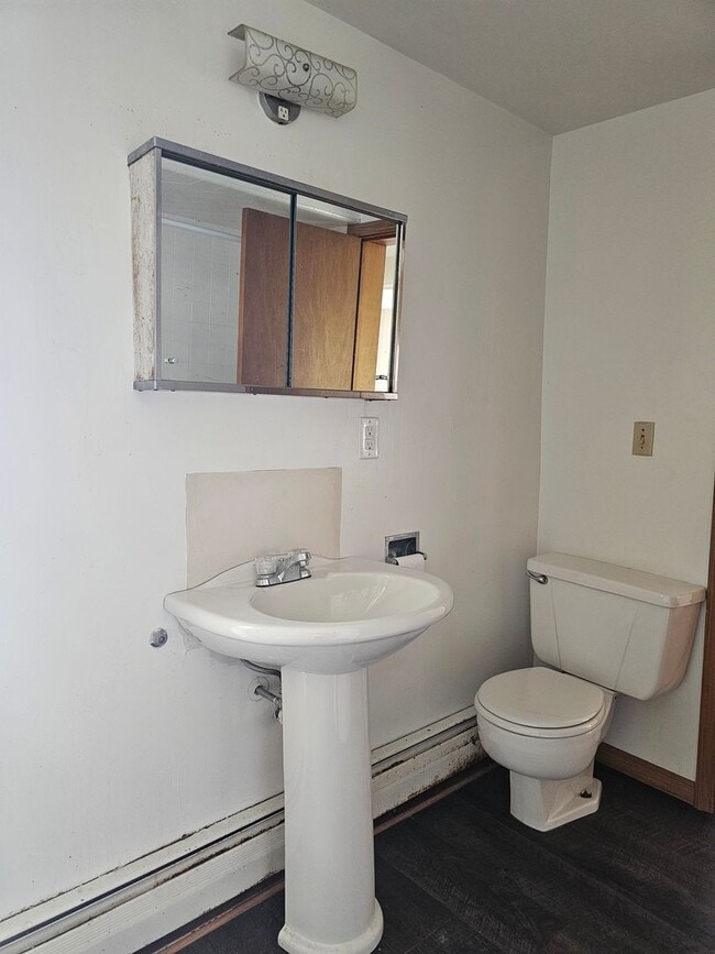 Building Photo - E. Court Street Duplex