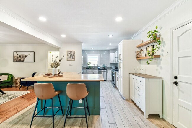 Building Photo - 1107 W Braddock St