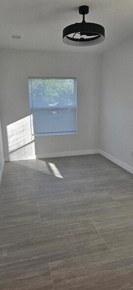 Building Photo - 100 Dover St