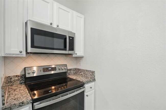 Building Photo - 6001 SW 70th St