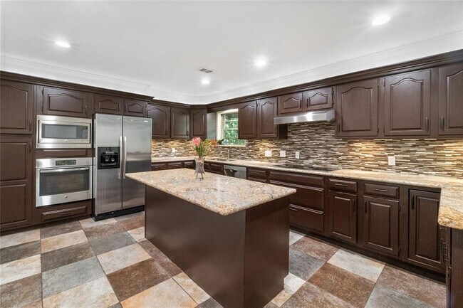 Building Photo - 5018 Willowbend Blvd