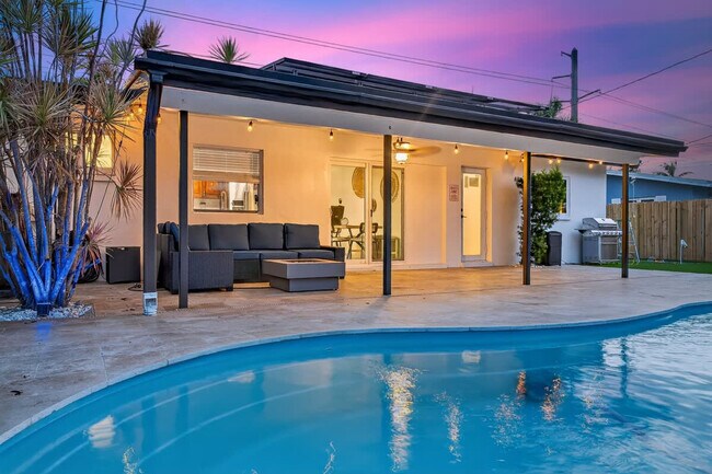 Building Photo - 5760 NE 18th Ave