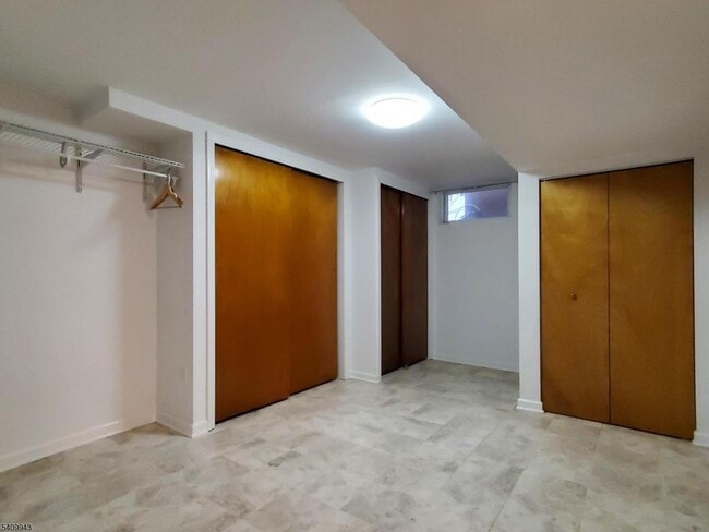 Building Photo - 708A Farrand St