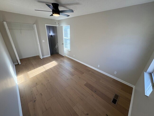 Building Photo - 5504 Knollcrest Ct