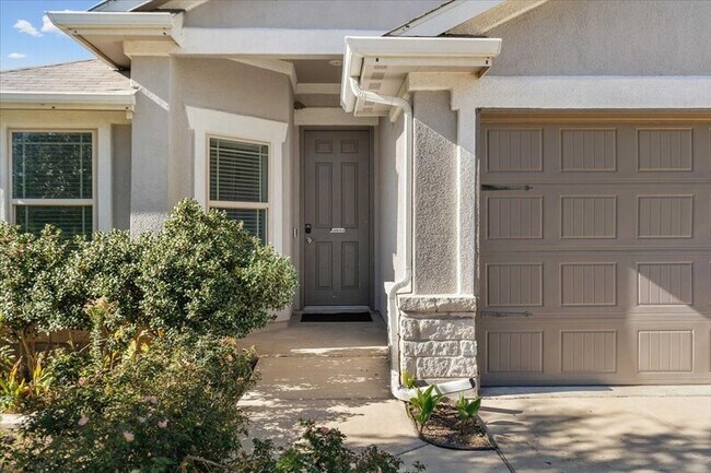 Building Photo - 19040 Kimberlite Dr