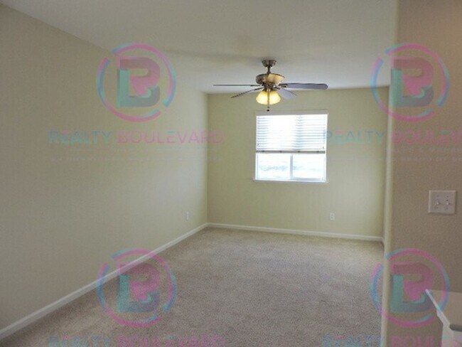 Building Photo - Stunning 4-Bedroom Home with Scenic Views ...