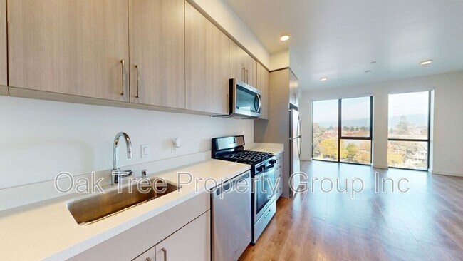 Building Photo - 532 Union St