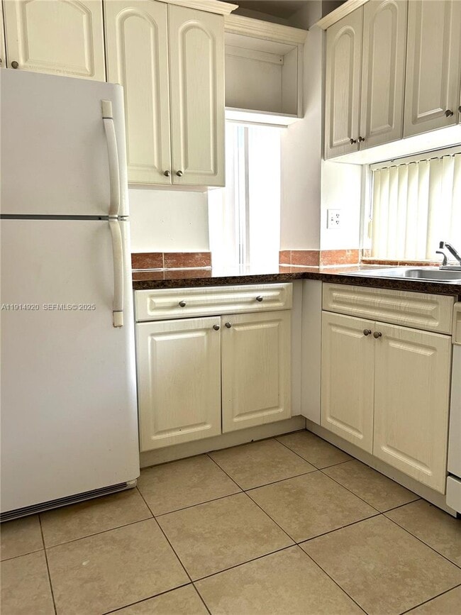 Building Photo - 16919 N Bay Rd