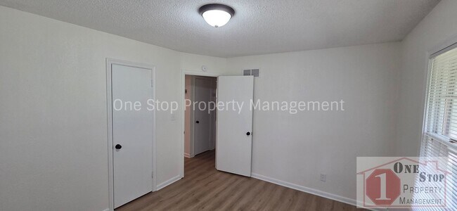 Building Photo - 2111 N 49th St
