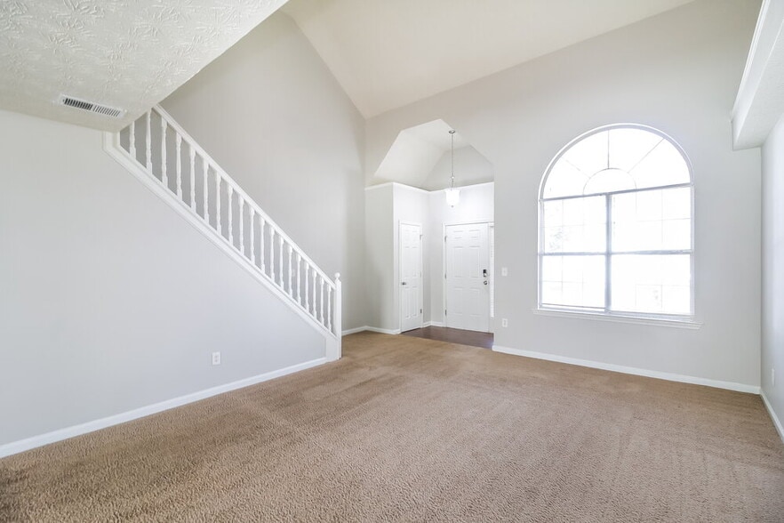 Building Photo - 650 Compton Ln