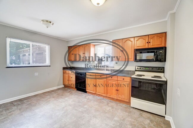 Building Photo - 1133 N Byrne Rd