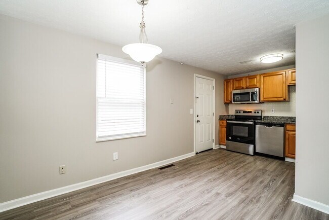 Building Photo - 2557 Brunswick Dr