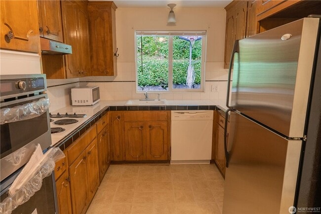 Building Photo - 3bd/2.25ba Bellevue Home