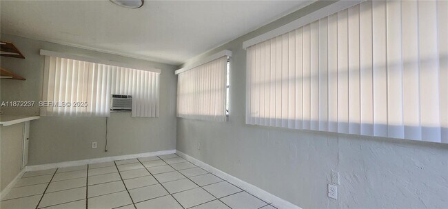 Building Photo - 1940 NE 31st Ct