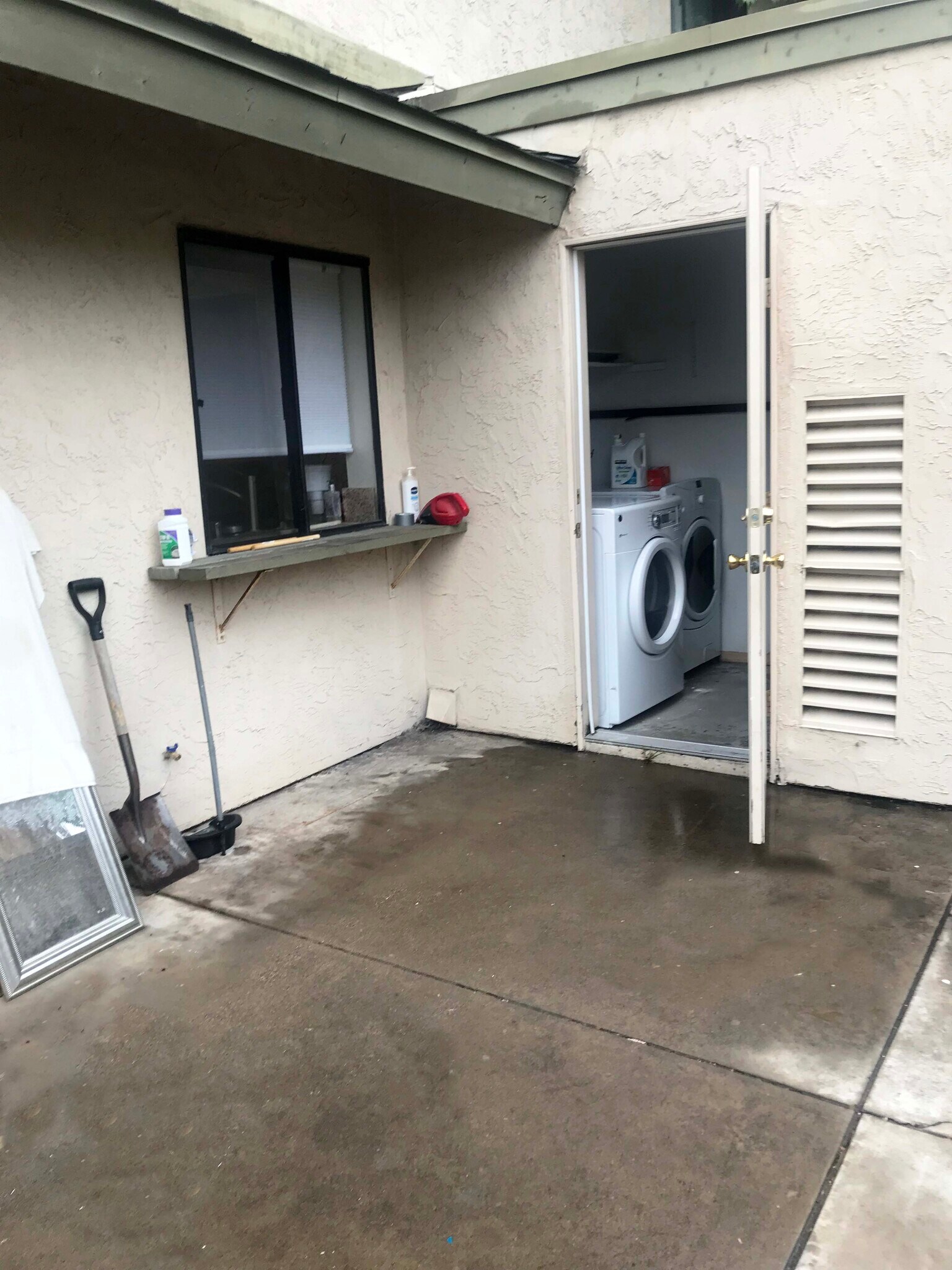 Laundry Room With Shelves - 10659 Caminito Cascara
