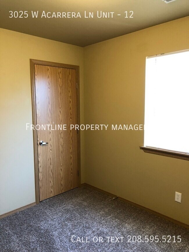 Building Photo - 3025 W Acarrera Ln