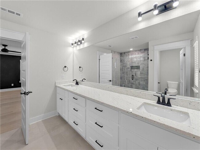 Building Photo - 30 Benwick Ln