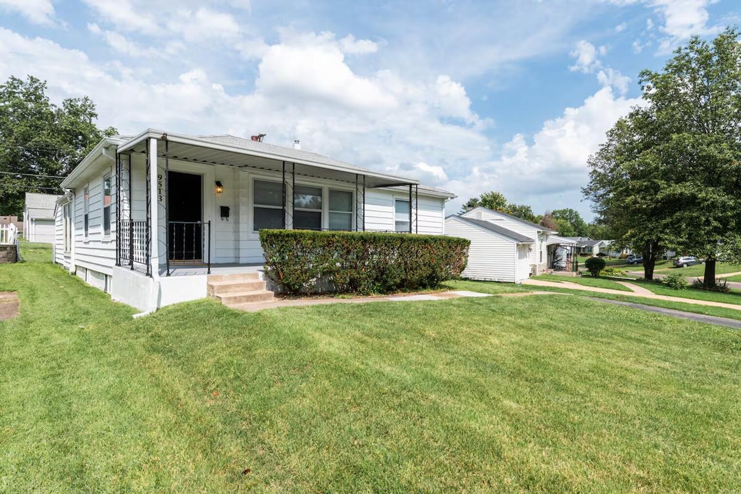 Building Photo - 9501 Upland Dr