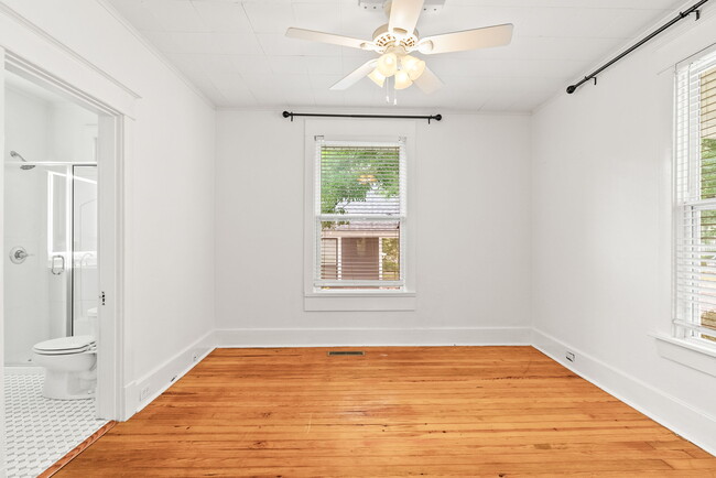 Building Photo - 4905 Lee Ave