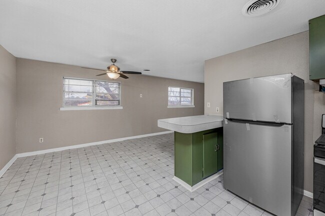 Building Photo - 2342 NW 38th Pl