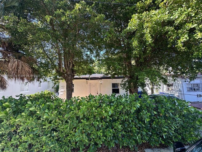 Building Photo - 563 NE 65th St
