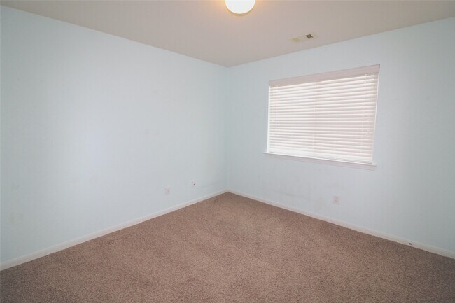 Building Photo - 21011 Blue Topaz Dr