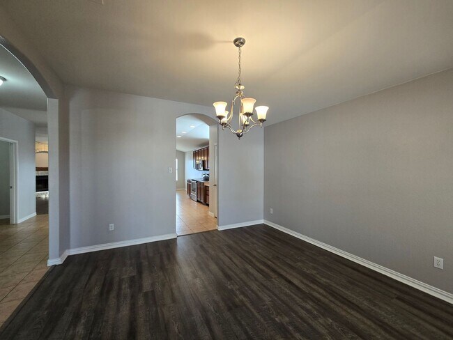 Building Photo - 2609 Red Fern Dr