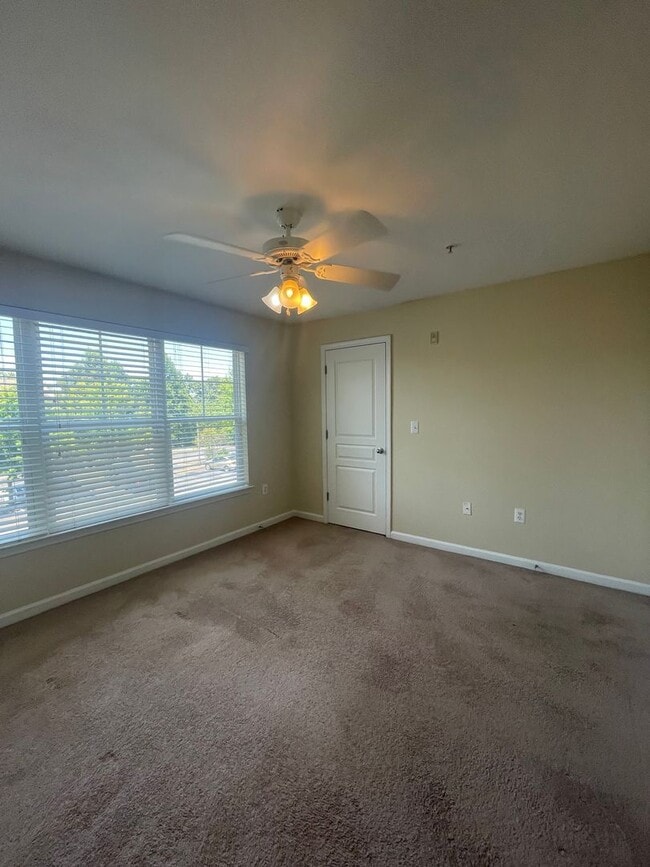 Building Photo - 18-1825 Whittaker