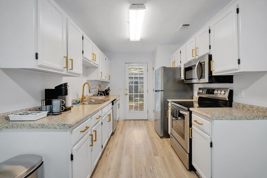 Building Photo - 1338 Nylic St