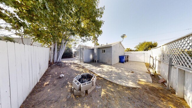 Building Photo - 5184 Ewing St