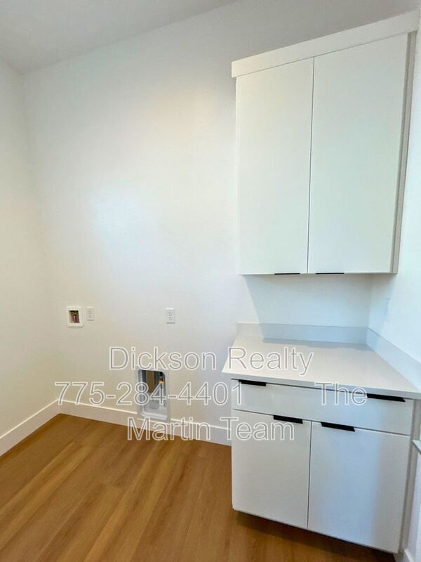 Building Photo - 7328 Oakmont Ln