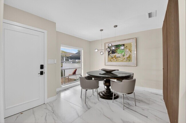 Building Photo - 5753 Spindle Palm Ct