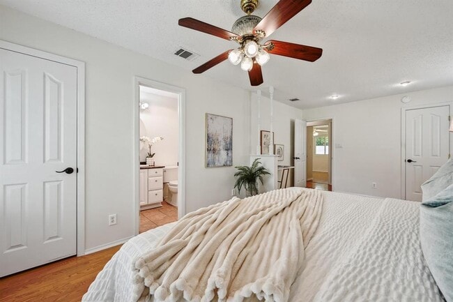 Building Photo - 2406 Burly Oak Dr