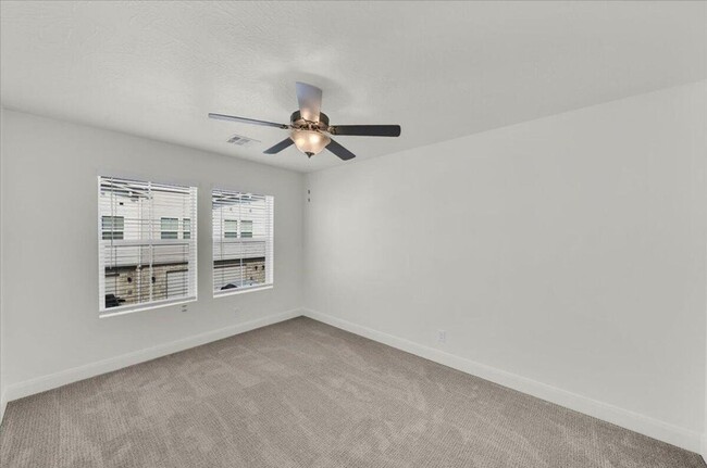 Building Photo - MODERN 3-BEDROOM TOWNHOME IN DESERT COLOR ...
