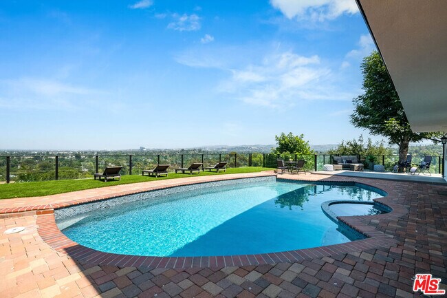 Building Photo - 6426 Ellenview Ave