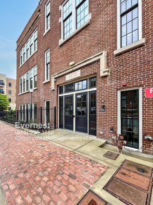 Primary Photo - 601 Madison St