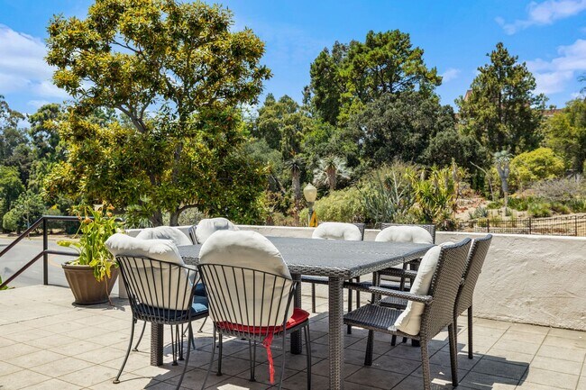 Building Photo - 840 Hilgard Ave