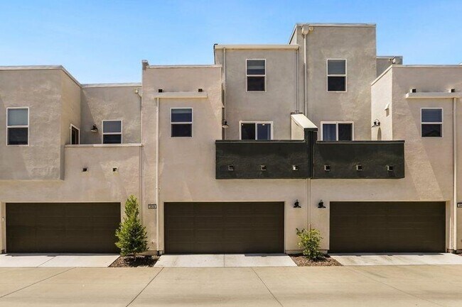 Building Photo - 3936 E Commerce Way
