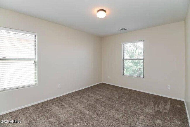 Building Photo - 7811 S 63rd Dr