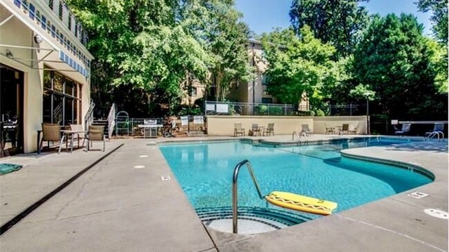 Building Photo - 227 N Dotger Ave