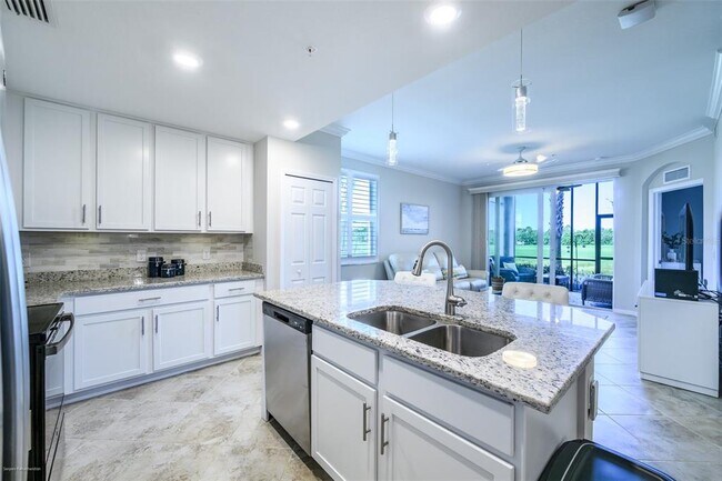 Building Photo - 14061 Heritage Landing Blvd