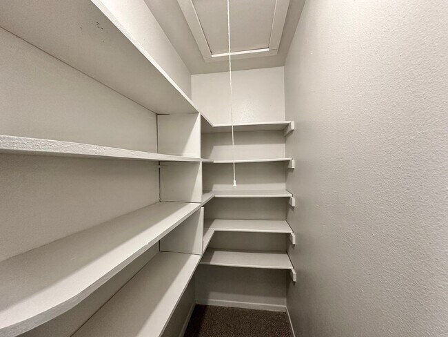 Building Photo - Edinburgh Duplex 4622/4624 - SERIES 308