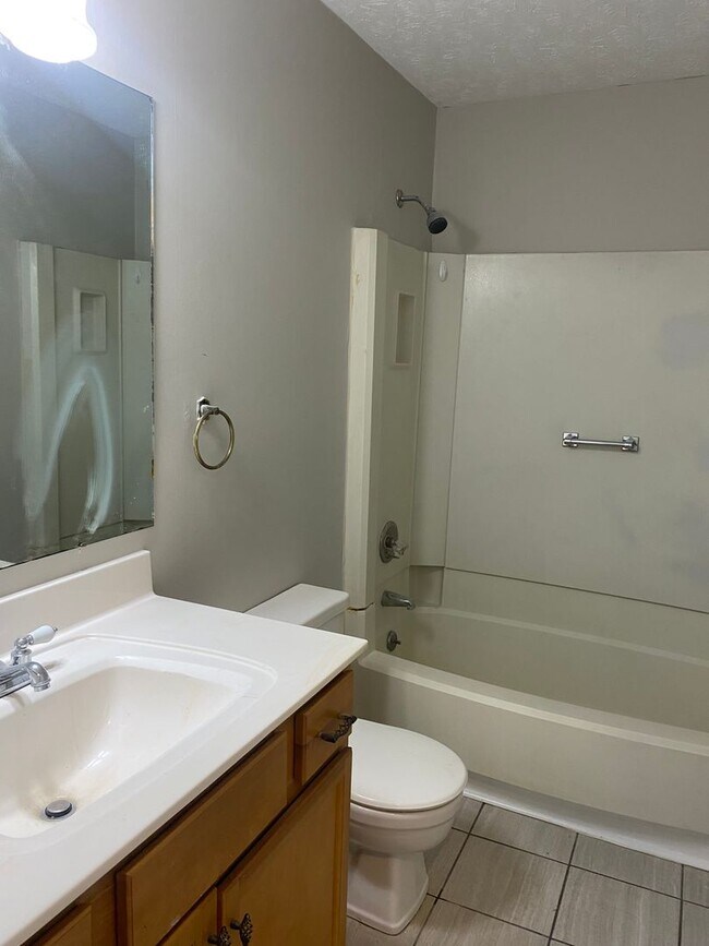 Building Photo - 6501-A Tannen Ct