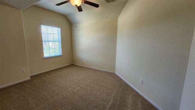 Building Photo - 2318 Nashmor Dr