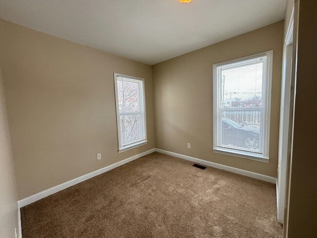 Building Photo - 99 Clinton St