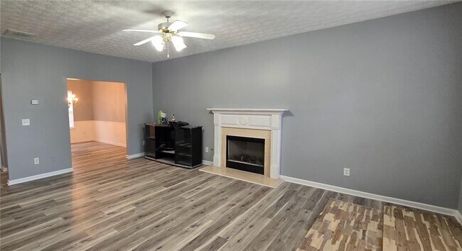 Building Photo - 455 Hulan Way