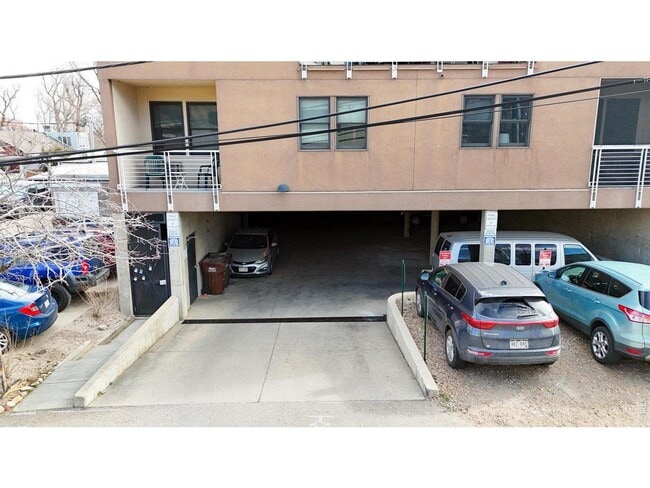 Building Photo - 2 Bed 2 Bath Condo In the Heart of Downtown Boulder!