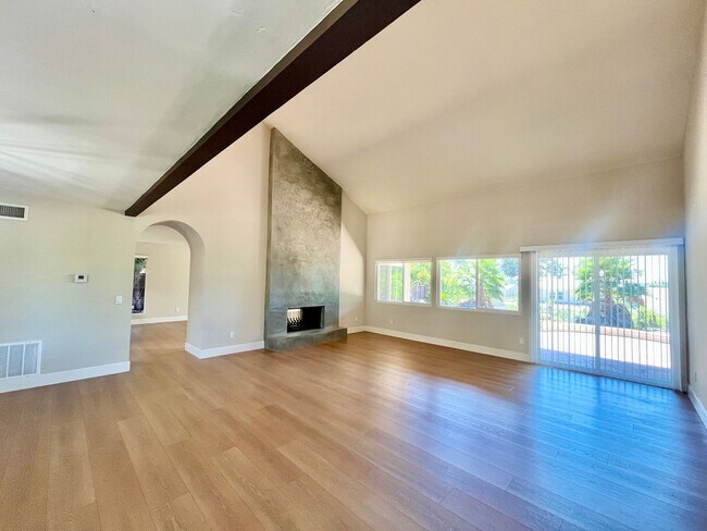 Building Photo - 17190 Tam O Shanter Dr